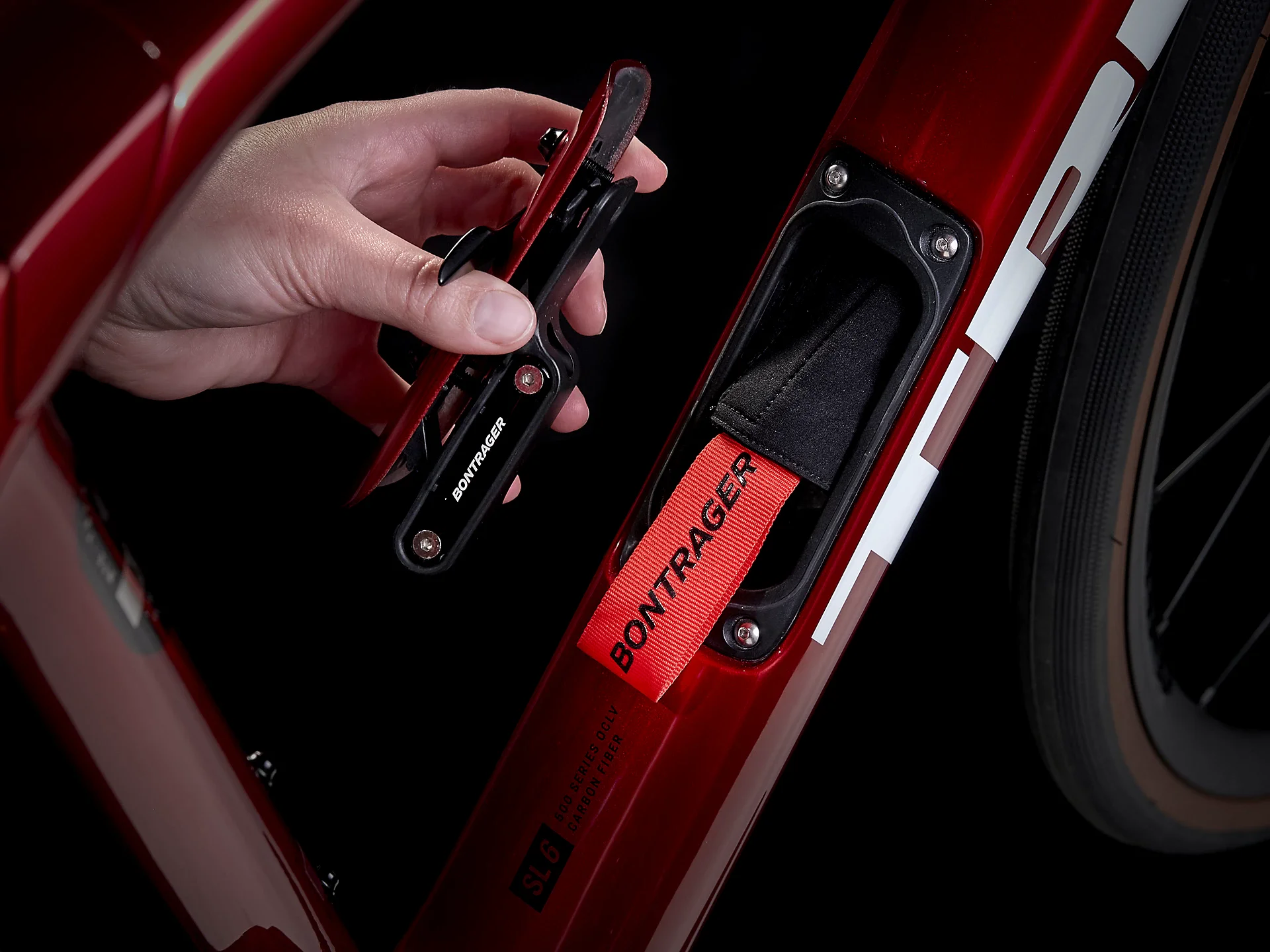 Trek Domane SL 6 ETap Gen 4 Crimson – Image 5